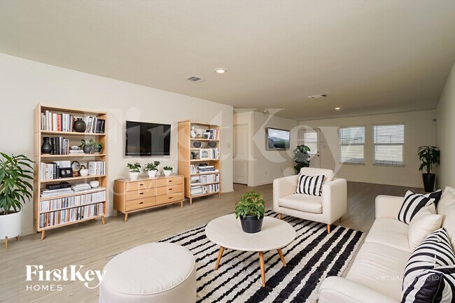 Foto del edificio - 5163 Fowler Crst