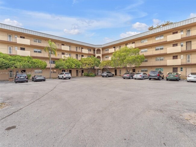 Building Photo - 6201 N Falls Cir Dr