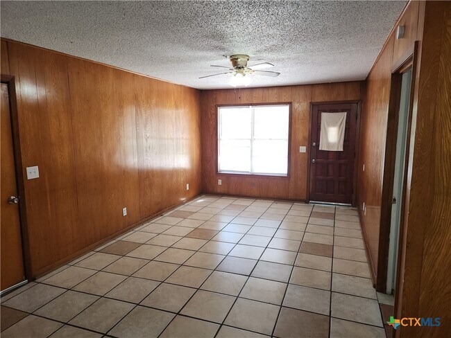 Foto del edificio - 1202 E Adams Ave