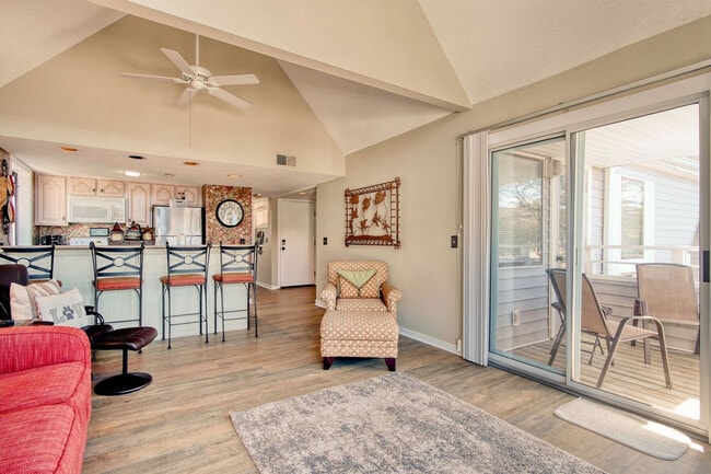 Foto del edificio - 351 Lake Arrowhead Rd