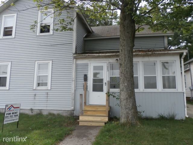 Primary Photo - 1083 Michigan Ave