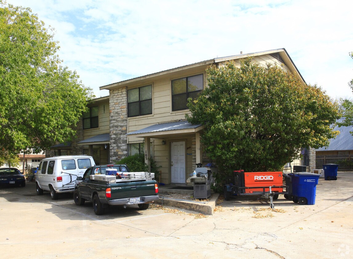 Building Photo - 2301 Polaris Ave