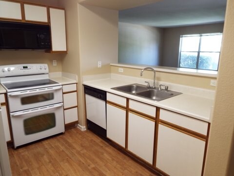 Building Photo - 2300 E Silverado Ranch Blvd