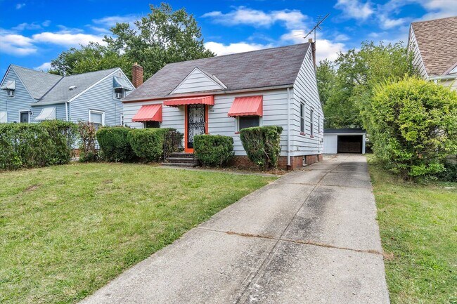 Building Photo - 3931 E 177th St