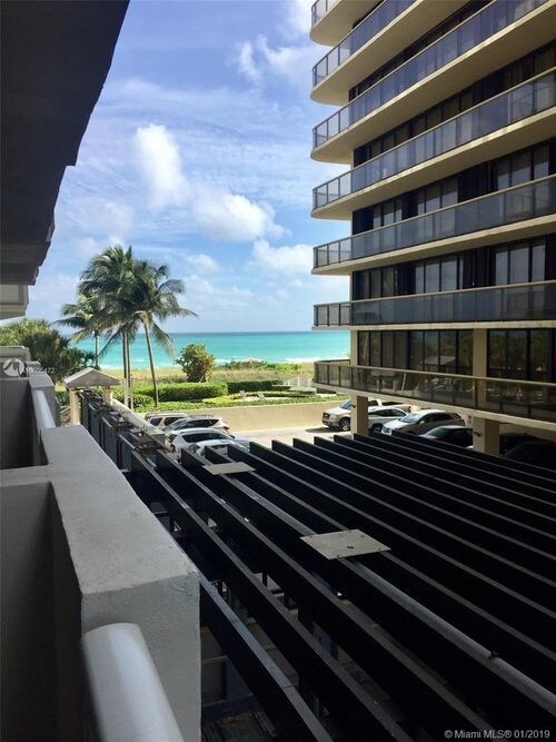 Primary Photo - 10800 Collins Ave
