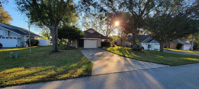 Foto del edificio - 3 bed, 2 bath 1 car garage