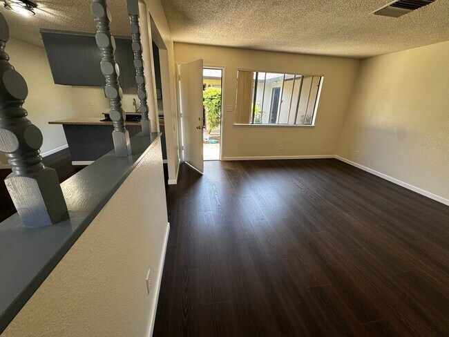 Foto del edificio - 3702 Bridgeford Ln