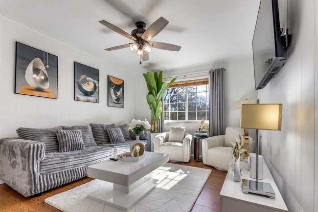 Building Photo - 220 Mitchell St