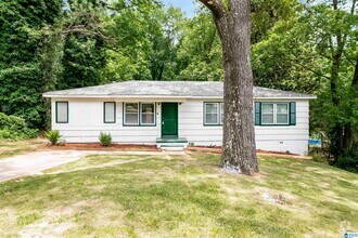 Building Photo - 565 Camellia Rd