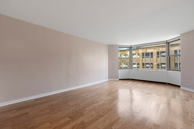 Building Photo - 535 N Michigan Ave