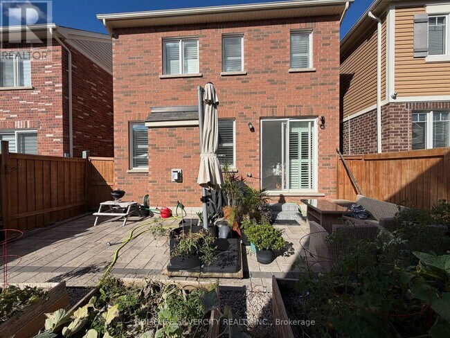 Building Photo - 176 Robert Parkinson Dr