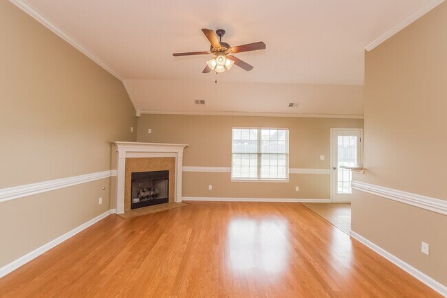 Foto del edificio - 8390 Pinnacle Dr