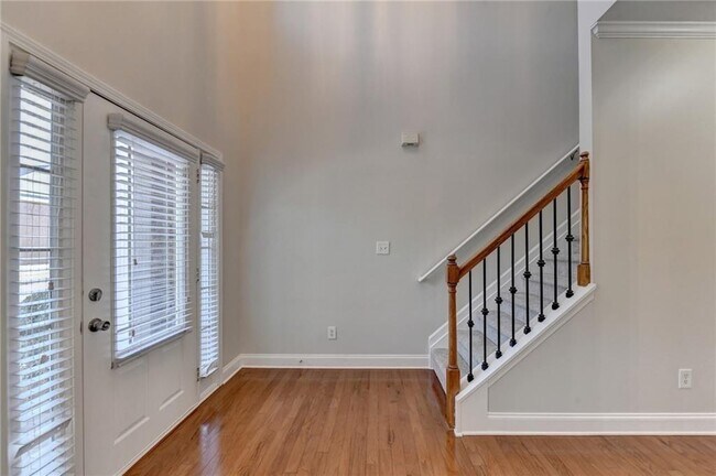 Foto del edificio - 522 Suwanee Oaks Dr NE