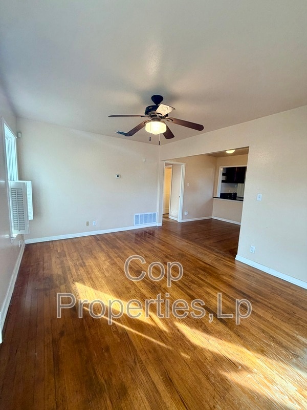 Foto del edificio - 118 Field Crest Dr