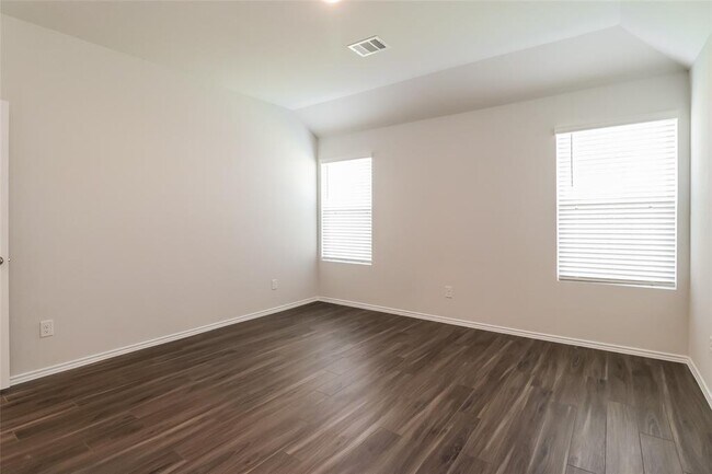 Foto del edificio - 2404 Bull Trout Dr