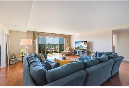 Foto del edificio - 615 Bayshore Dr