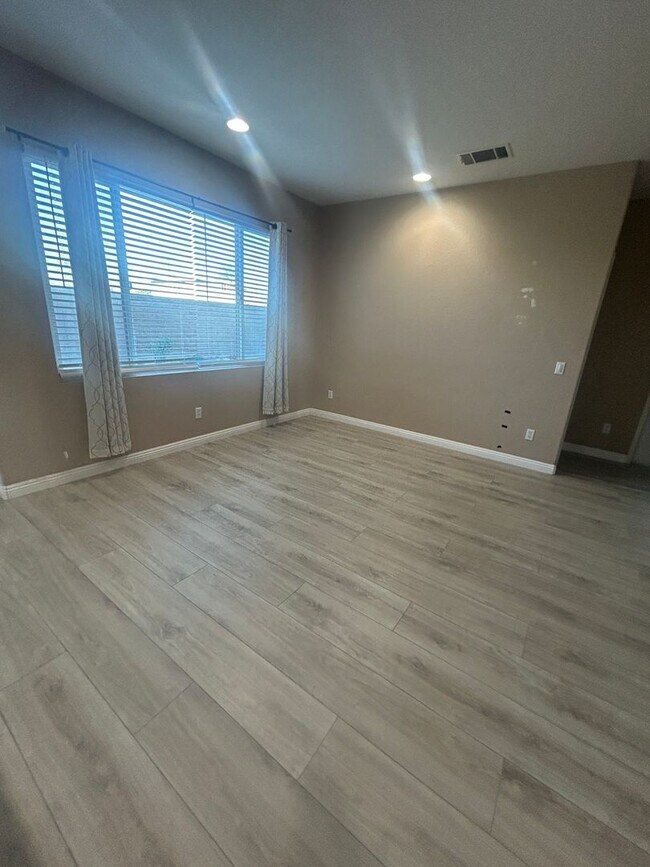 Foto del edificio - Beautiful 5Bed/3Bath  Spacious House for rent in Westminster