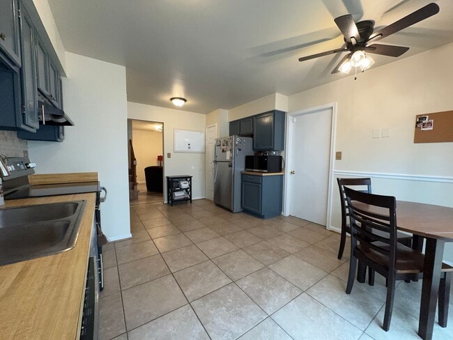 Building Photo - Well Maintained Single-Family Home in FC School District
