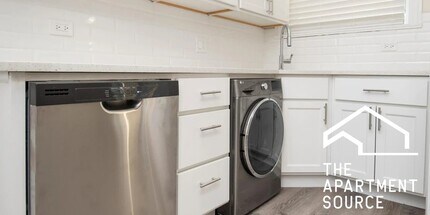 Building Photo - 805 Judson Ave