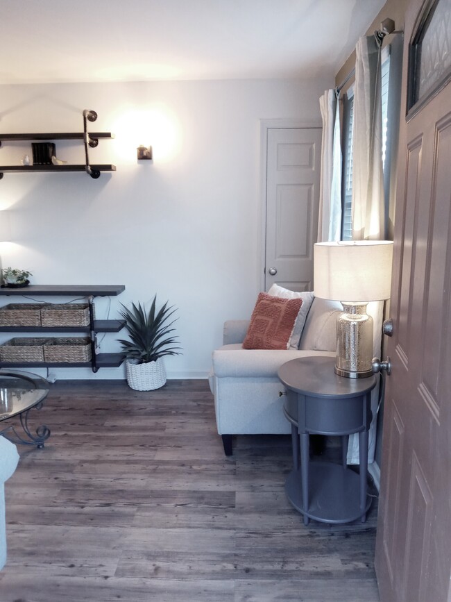 Entrance/Living Rm. - 2314 Cooper Ter