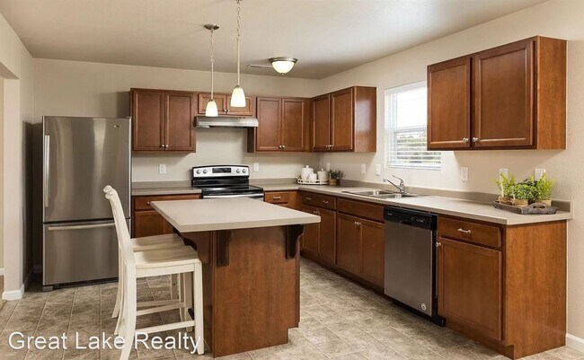 Building Photo - 4 br, 2.5 bath House - 2858 Ardella CT