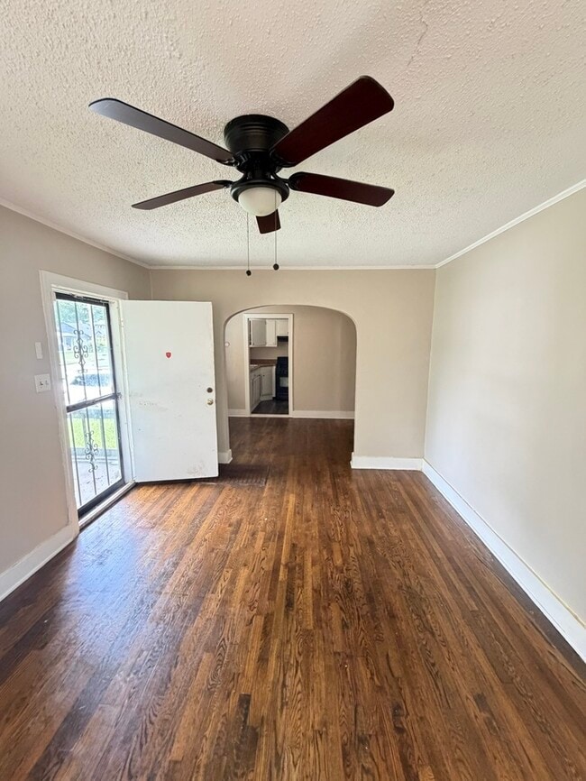 Building Photo - 3377 Rockwood Ave
