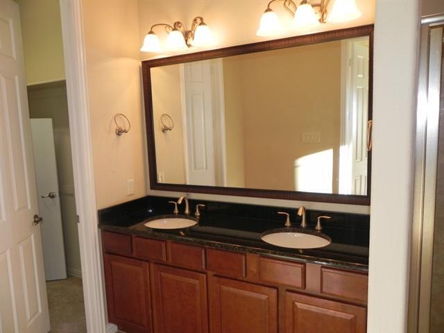 Building Photo - 2461 Embleton Dr