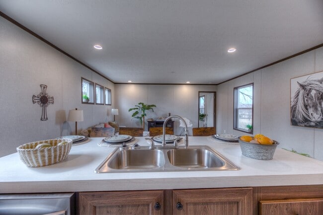 Building Photo - 6658 Bratton Rd