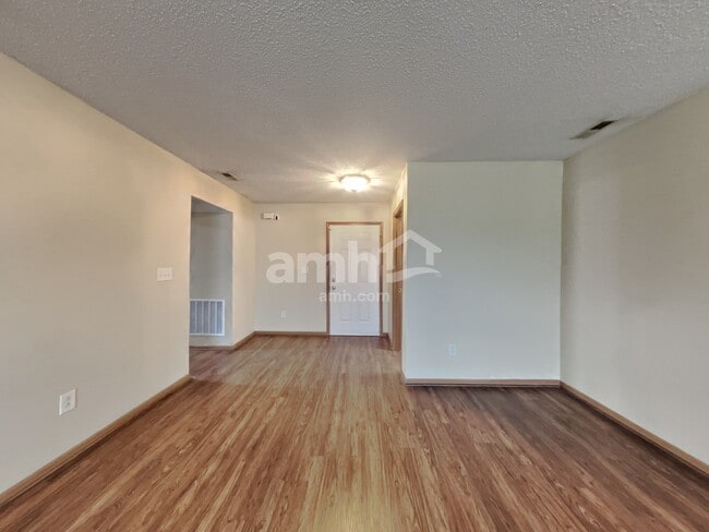 Foto del edificio - 10525 Kensil St