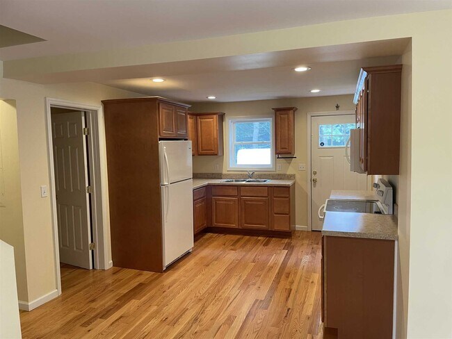 Building Photo - 822 NY-376