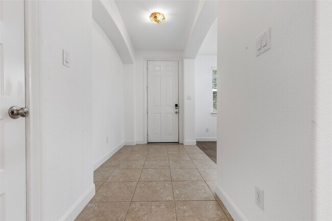 Foto del edificio - 2206 Hidden Meadow Ln