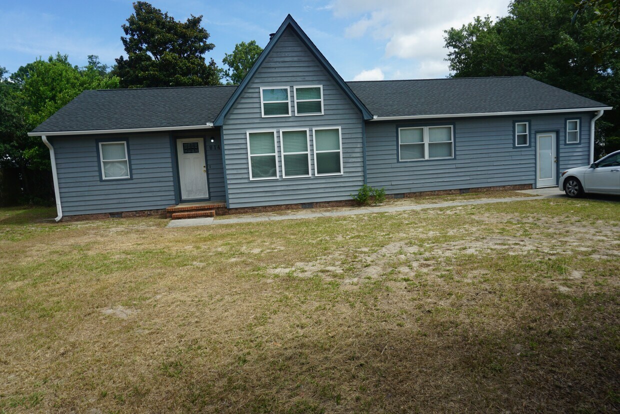 Primary Photo - 814 Lorraine Dr