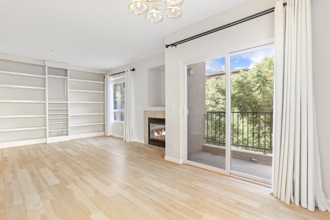 Photo - 517 Tower Hill Ave Townhome