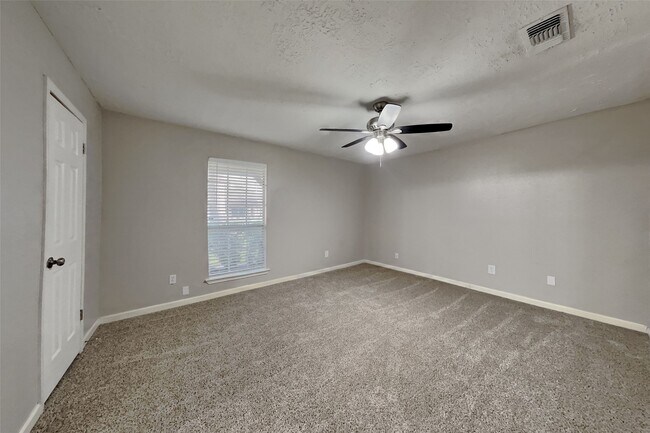 Foto del edificio - 11915 Fork Creek Dr