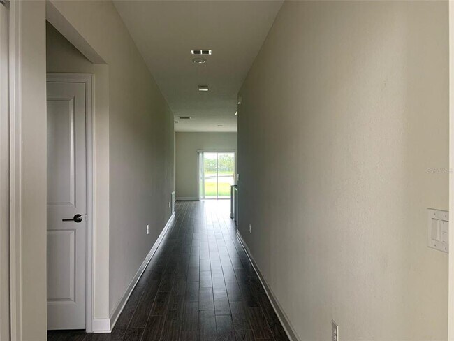 Building Photo - 1191 Oak Bluff Dr