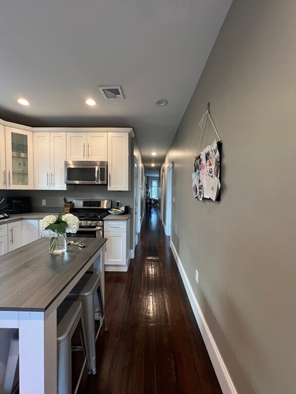 Foto del edificio - 686 E 8th St