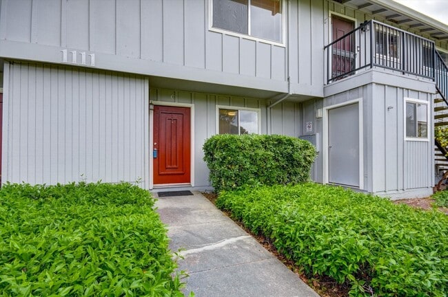 Building Photo - Sunnyvale Meadows Condo