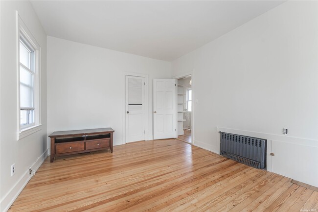 Building Photo - 357 W Hudson St