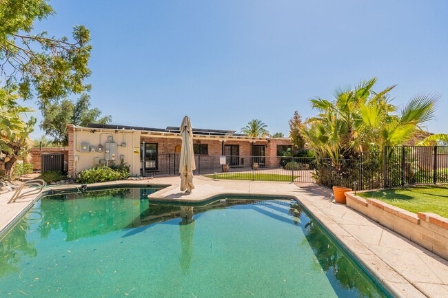 Foto del edificio - 3615 E Calle Alarcon