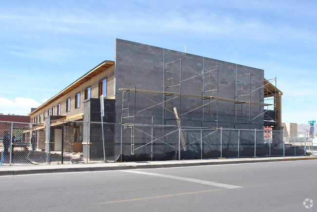 Building Photo - Alamito Gardens