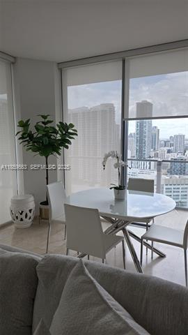 Foto del edificio - 68 SE 6th St