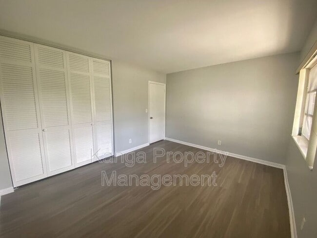 Foto del edificio - 612 Prosperity Farms Rd