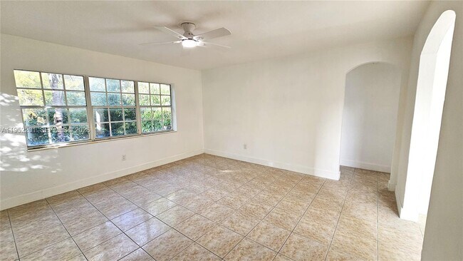 Foto del edificio - 74 NW 31st St