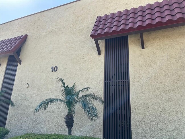 Foto del edificio - 1845 S Highland Ave