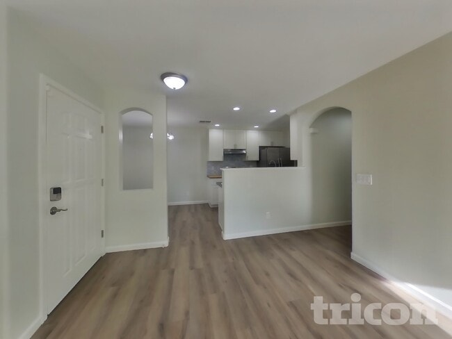 Building Photo - 8701 S 50th Dr