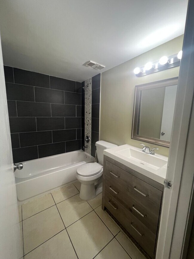 Foto del edificio - 2Bed / 2 Bath