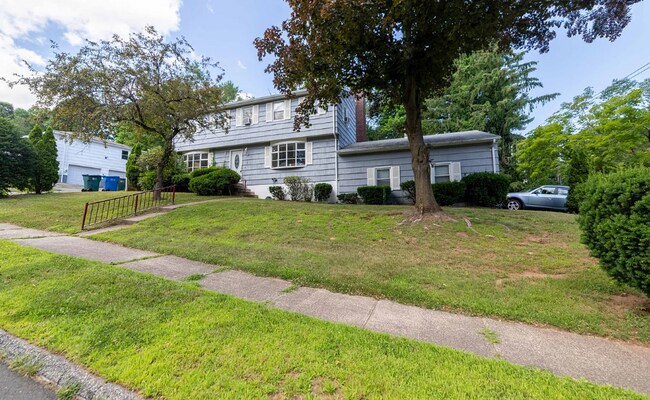 Building Photo - 7 Anns Farm Rd