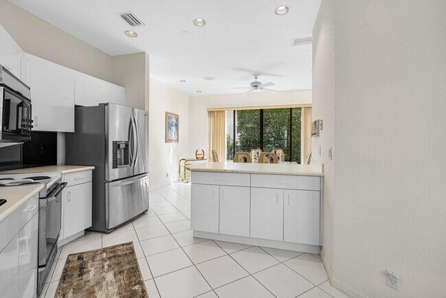 Foto del edificio - 17099 Ryton Ln