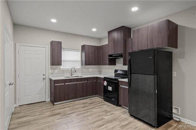 Foto del edificio - 14 La Pointe Ave