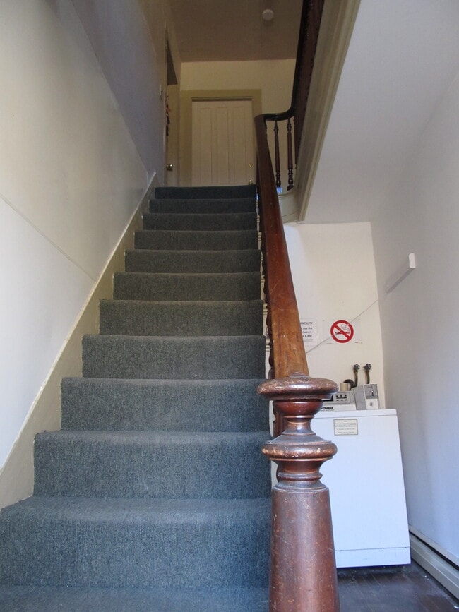 Building Photo - 100 N Main St